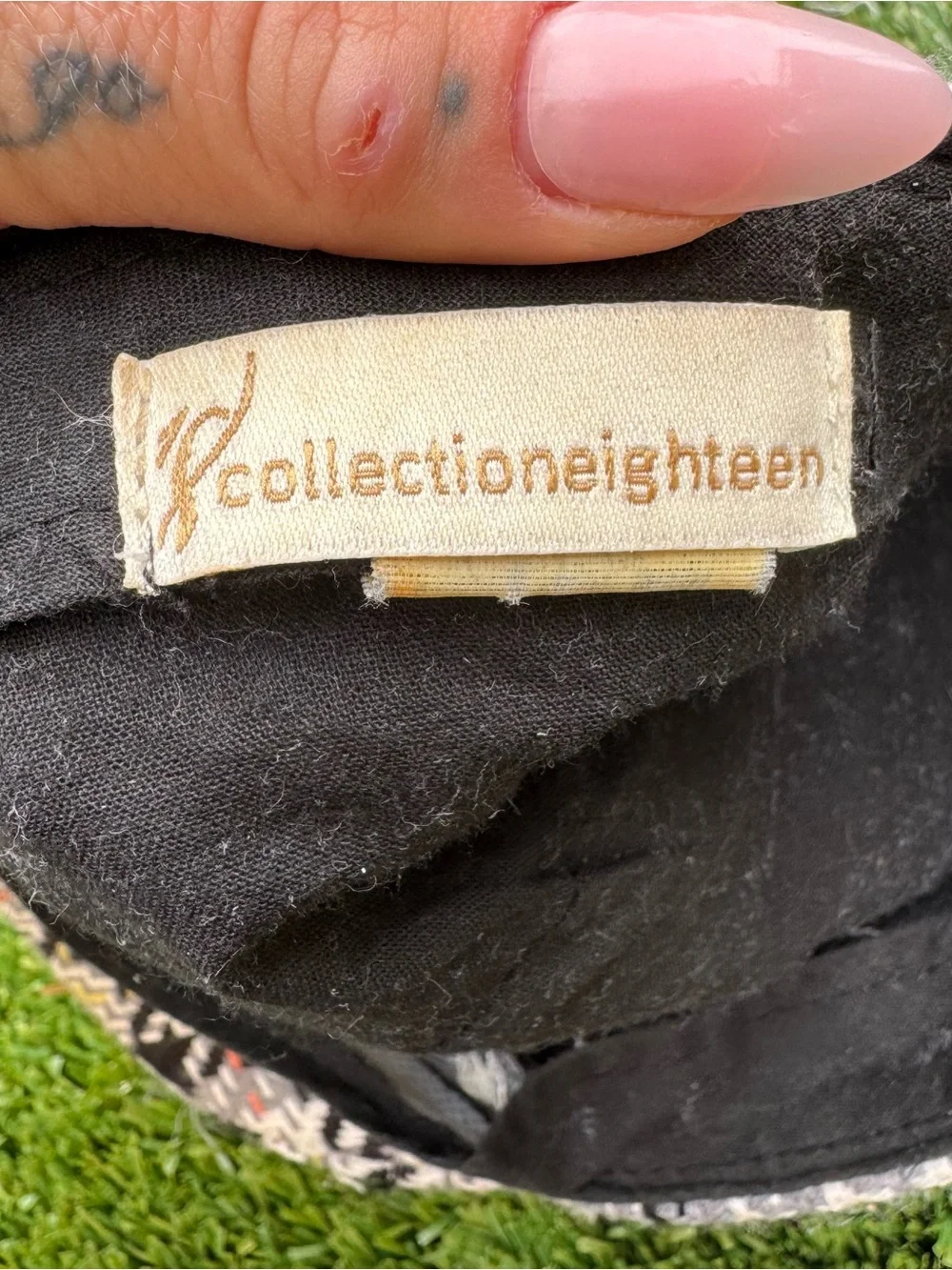 Gray & Black Herringbone Newsboy Cap 🧡 - Picture 4 of 4